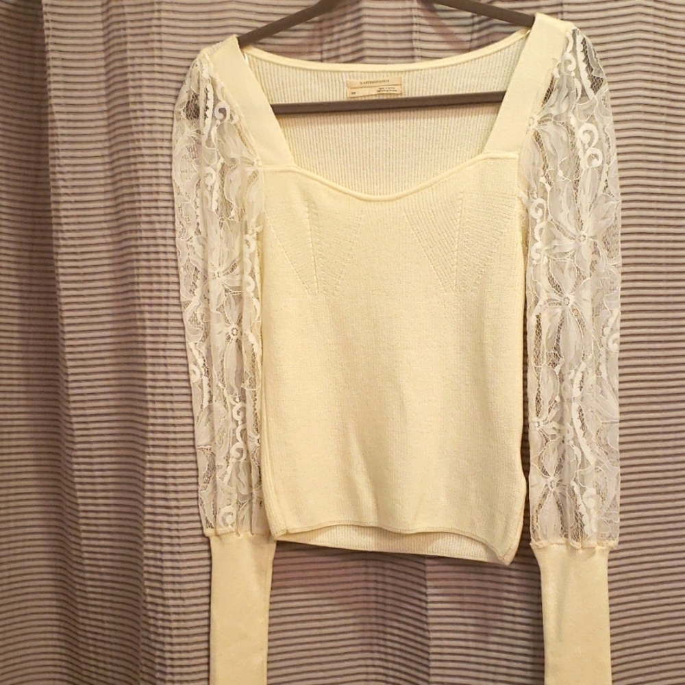 Anthropologie light weight ivory sweater with lace sleeves, size xxs